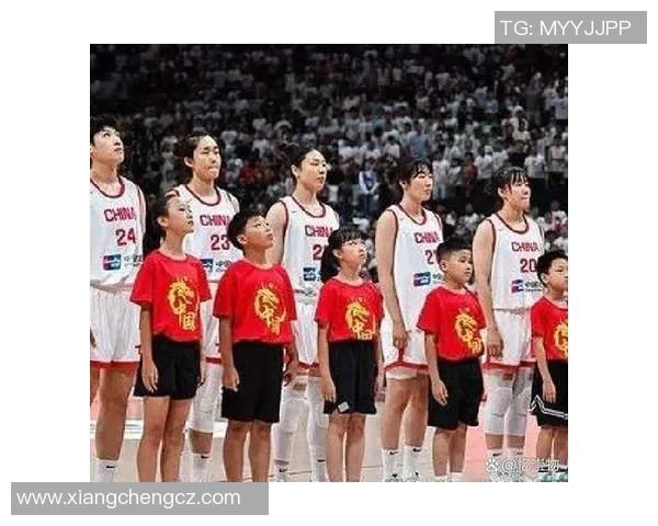 中国女篮战胜澳大利亚罗欣棫三分表现抢眼地板滑问题引发热议